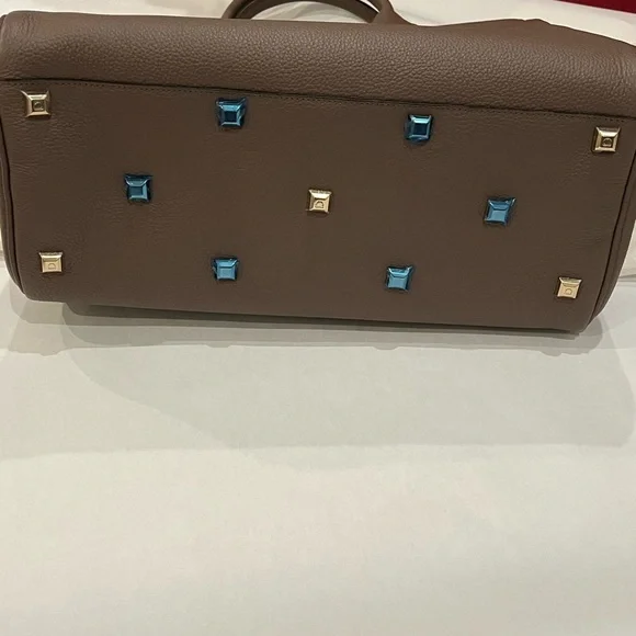 ⭐️NWT! Salvatore Ferragamo -The Studio Bag- Med/Org. Price $3,250 + tax - Picture 9 of 16